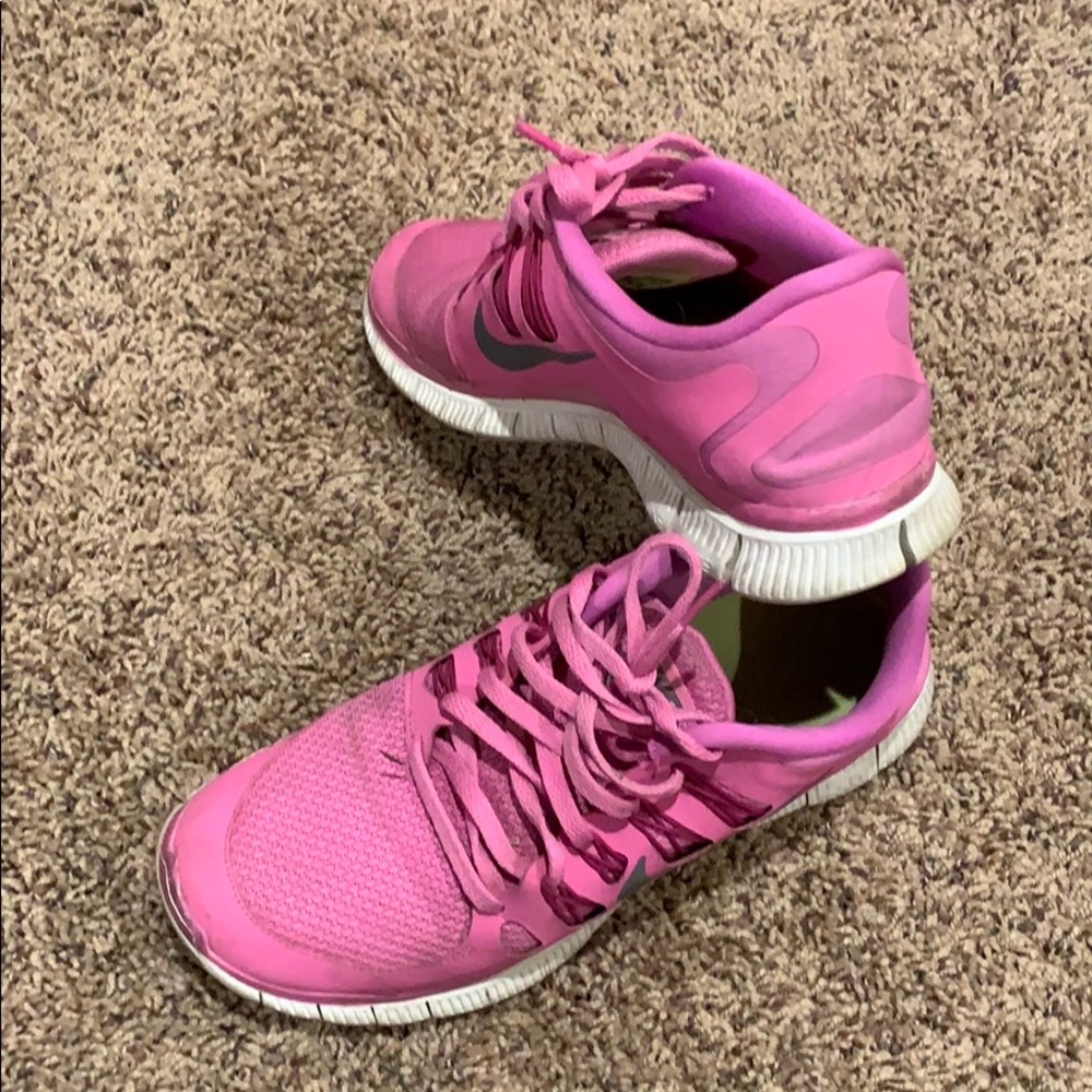 Pink Nike free 5.0